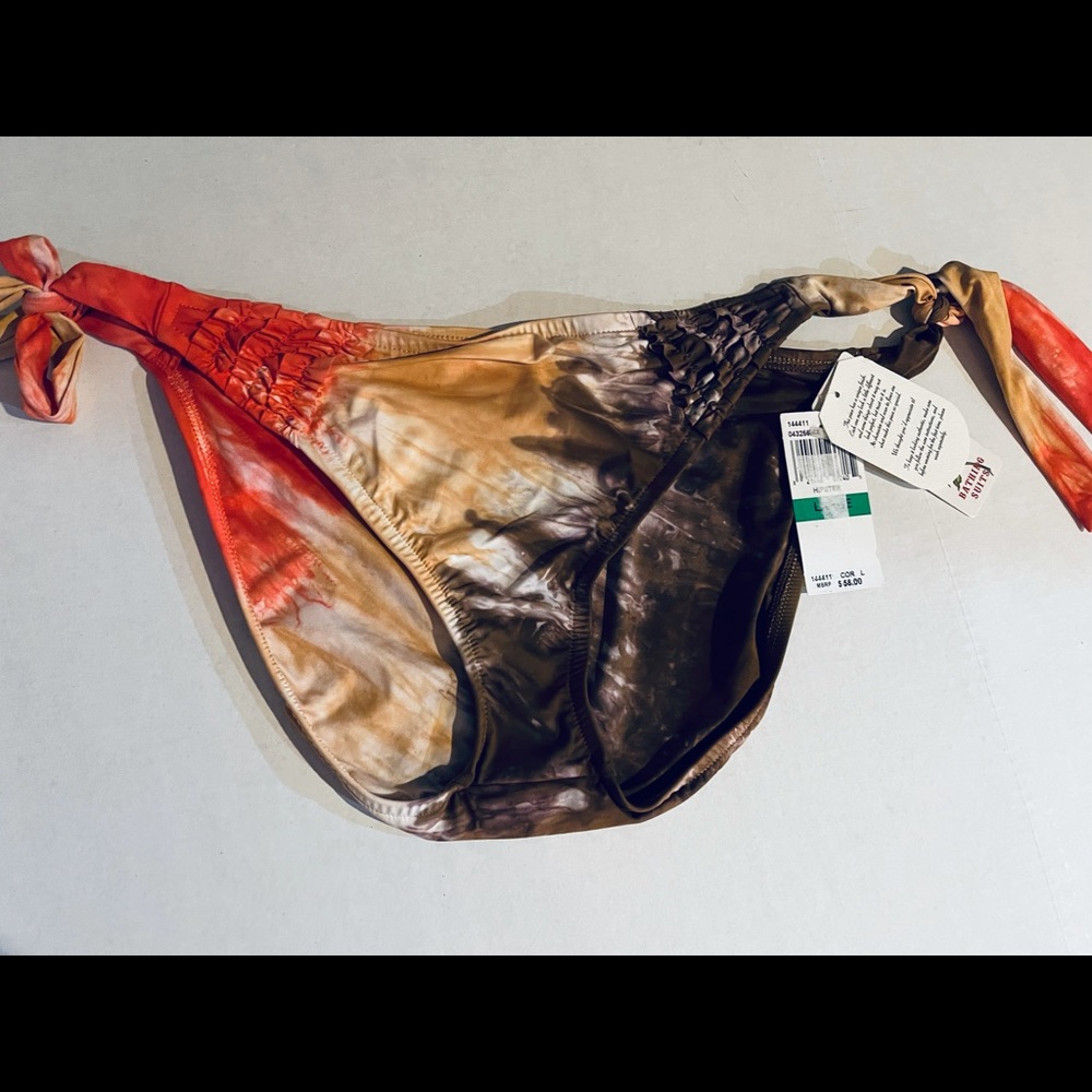 Lucky Brand large swim suit bottom. NWT. Never worn. Non smoking home.